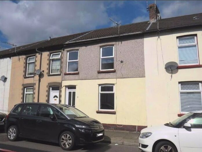 3 Bedroom Property To Rent In Hillside Terrace, Wattstown, Porth, CF39