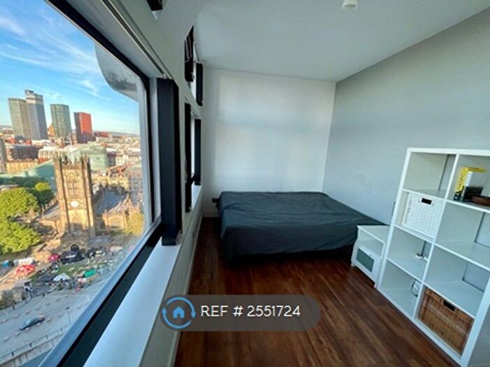 2 Bedroom Flat To Rent In City Heights, Salford, M3