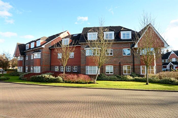 3 Bedroom Apartment To Rent In Hayward Road, Thames Ditton, KT7