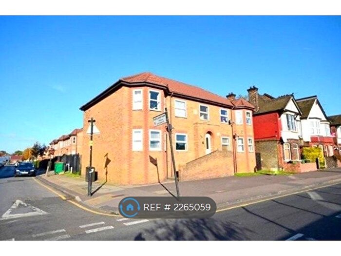 2 Bedroom Flat To Rent In Maryland Park, Stratford, E15