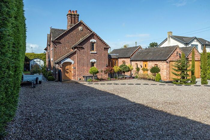 5 Bedroom Detached House For Sale In Top Road Acton Trussell Stafford, Staffordshire, ST17