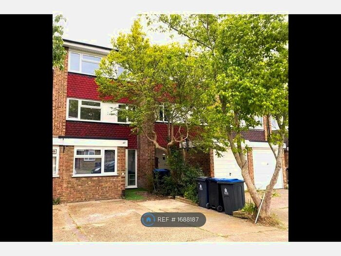 5 Bedroom Terraced House To Rent In Howard Road, Surbiton, KT5