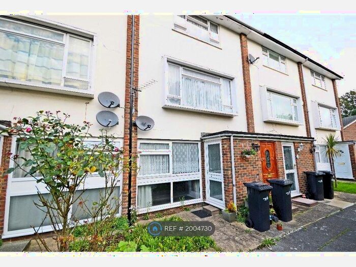 1 Bedroom Maisonette To Rent In Ashcroft, London, N14