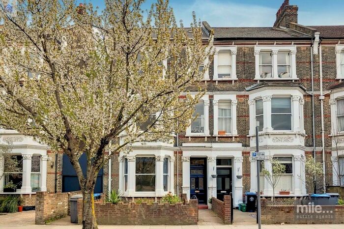 2 Bedroom Flat To Rent In Harvist Road, Queens Park, NW6