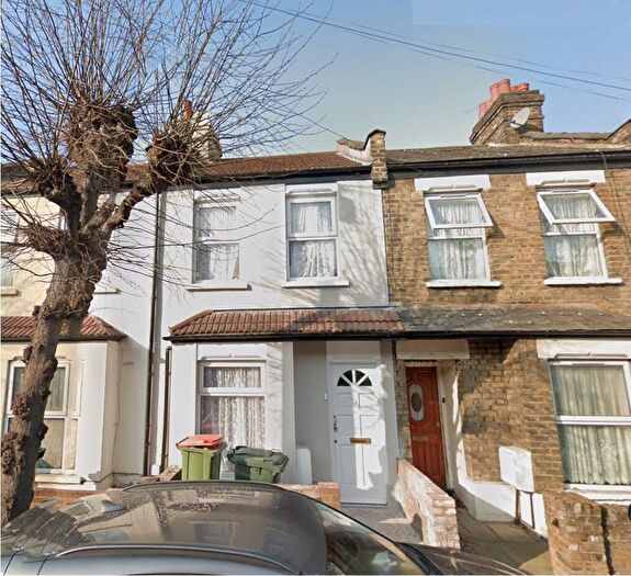 3 Bedroom Terraced House For Sale In Worcester Road, London, E12