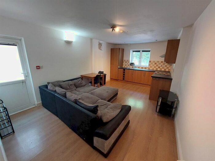 1 Bedroom Flat To Rent In Colum Road, Cathays, Cardiff, CF10