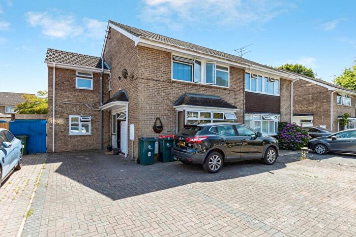 5 Bedroom Semi-Detached House For Sale In Canvey Close, Crawley, West Sussex, RH11