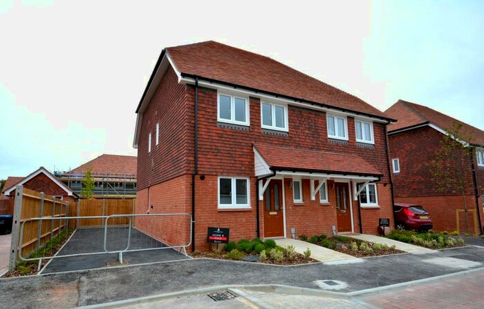 2 Bedroom Property To Rent In Lanthorne Place, Lanthorne Rd, Broadsairs, CT10