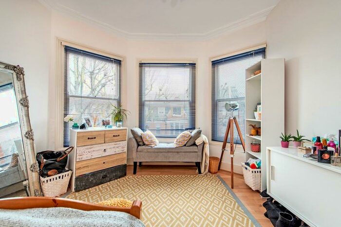 Studio To Rent In Aberdeen Road, N5