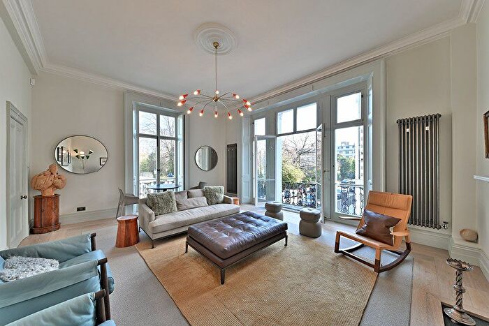 2 Bedroom Flat For Sale In Onslow Square, London, SW7