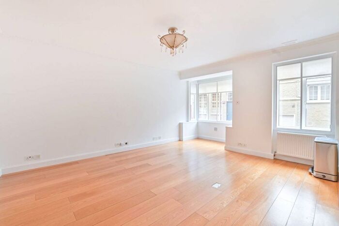 2 Bedroom Flat To Rent In Holland Park Avenue, Holland Park, London, W11