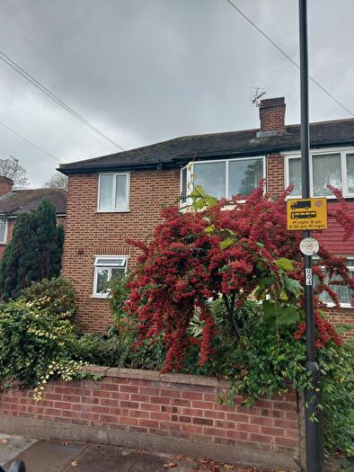 2 Bedroom Maisonette For Sale In Deer Park Gardens, Mitcham, Mitcham, CR4