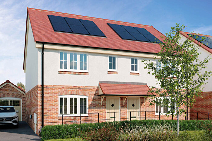 3 Bedroom Semi Detached House For Sale In Stoke Road Desborough Northamptonshire, NN14