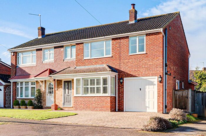 4 Bedroom Semi Detached House For Sale In Wheatlock Mead, Redbourn, St. Albans, AL3