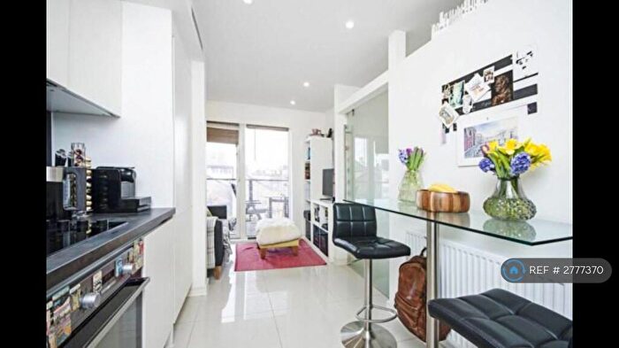 1 Bedroom Flat To Rent In Crested Court, London, NW9