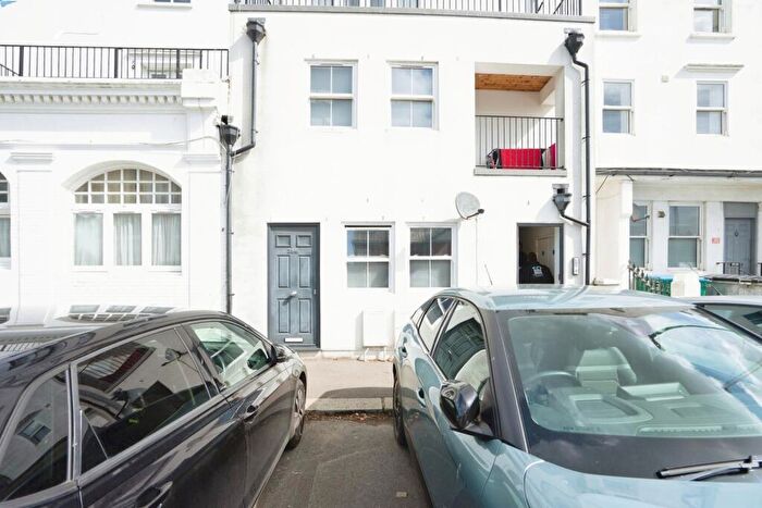 2 Bedroom Maisonette For Sale In Brighton Road, Shoreham-by-Sea, West Sussex, BN43
