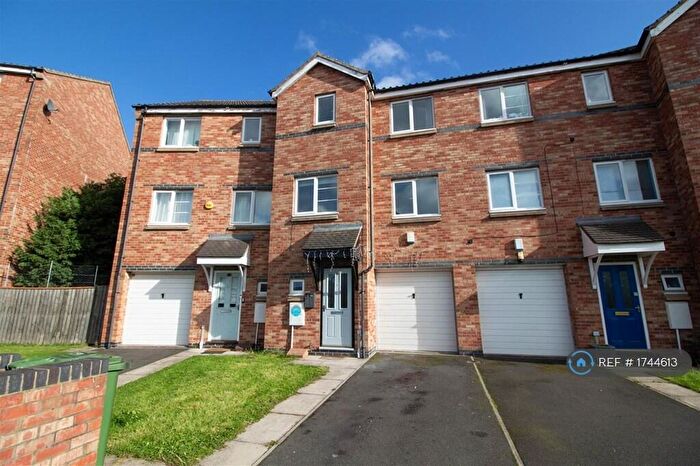 4 Bedroom Terraced House To Rent In Bridges View, Gateshead, NE8