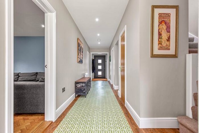 4 Bedroom Detached House For Sale In Castle Avenue, Havant, PO9