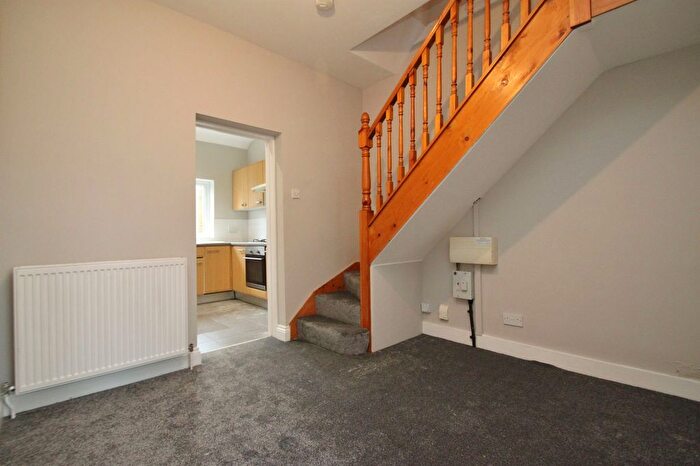 2 Bedroom End Of Terrace House To Rent In Barclay Oval, Woodford Green, IG8