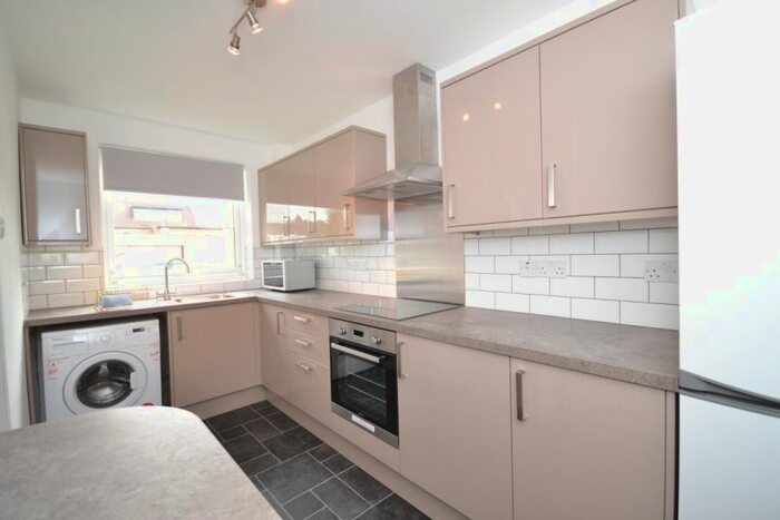 2 Bedroom Flat To Rent In Ethelbert Gardens, Ilford, IG2