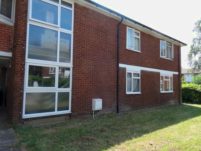 3 Bedroom Flat To Rent In Haylett Gardens, Anglesea Road, Kingston Upon Thames, KT1