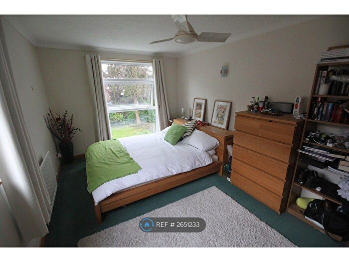 2 Bedroom Flat To Rent In Water Gardens, Bournemouth, BH8