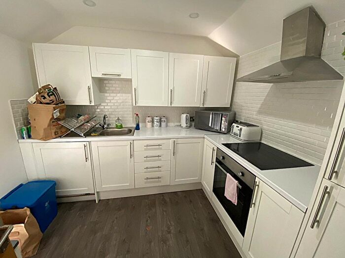 2 Bedroom Maisonette To Rent In Cambridge Street, Cardiff, CF11