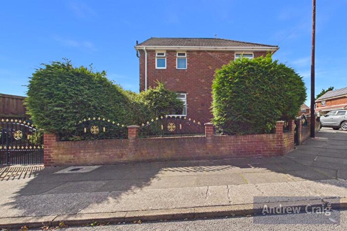 3 Bedroom Semi Detached House For Sale In Cricklewood Road, Hylton Castle, SR5