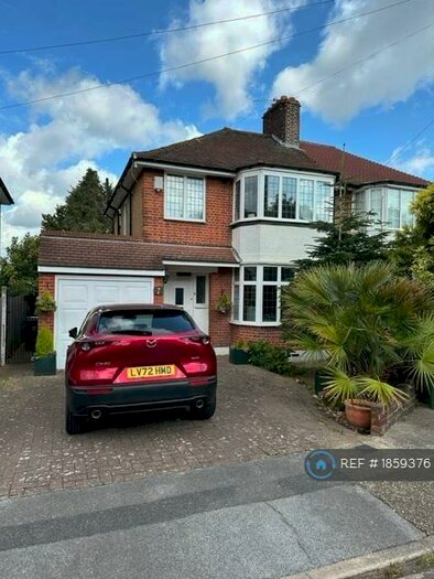 3 Bedroom Semi-Detached House To Rent In Mottingham Gardens, London, SE9