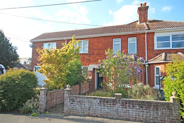 2 Bedroom Terraced House For Sale In Waterford Road, New Milton, Hampshire, BH25