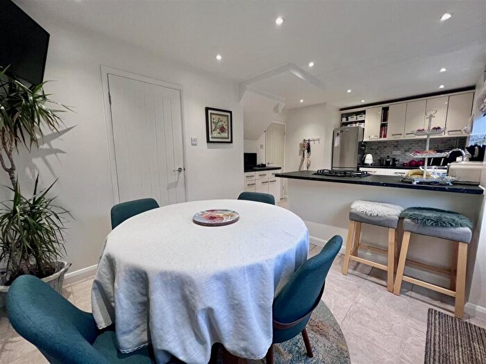 4 Bedroom Detached House For Sale In Burnell Close, Bidford-On-Avon, Alcester, B50