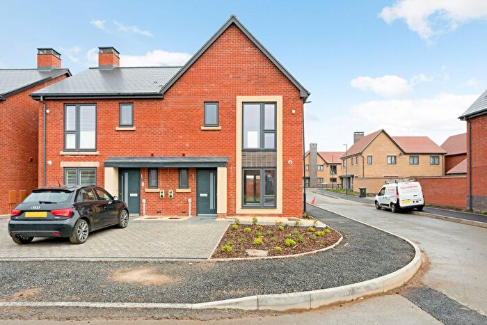 3 Bedroom Semi-Detached House To Rent In Lamb Close, Stratford-Upon-Avon, CV37