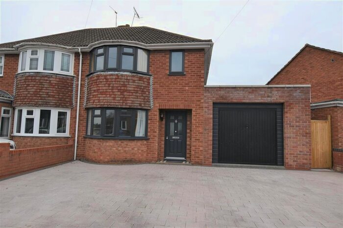 3 Bedroom Property To Rent In Ronkswood Hill, Worcester, WR4