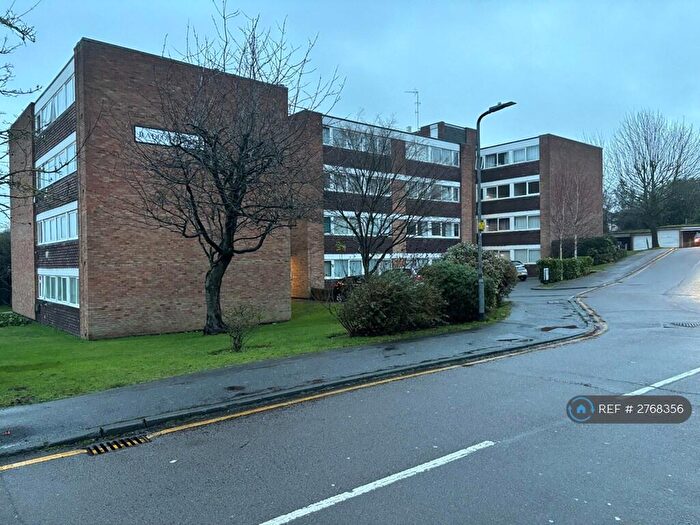 2 Bedroom Flat To Rent In Radford Court, Billericay, CM12
