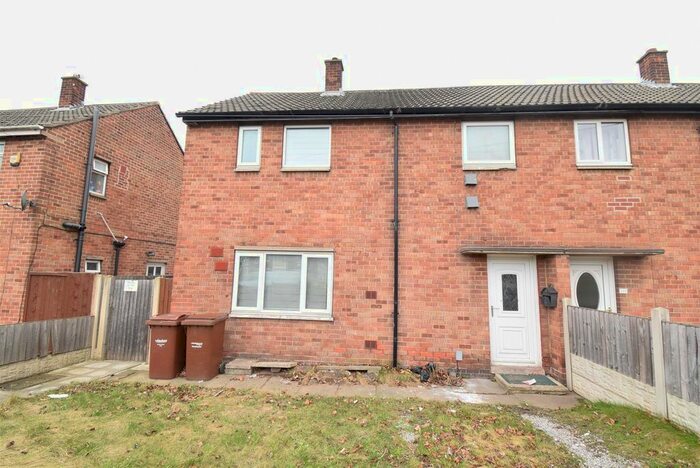 3 Bedroom Semi-Detached House To Rent In Stanley Road, Wakefield, WF1