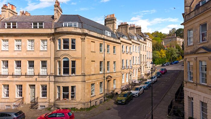 2 Bedroom Flat For Sale In St. James's Square, Bath, BA1