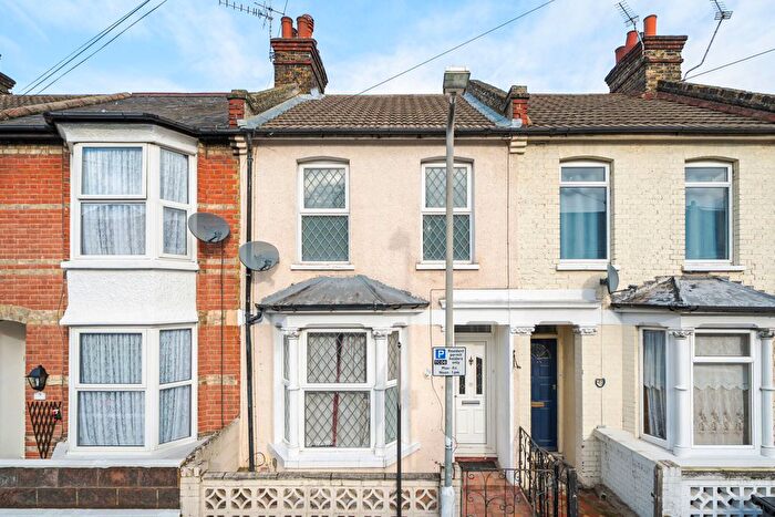 3 Bedroom Terraced House For Sale In Havelock Road, Gravesend, Kent, DA11