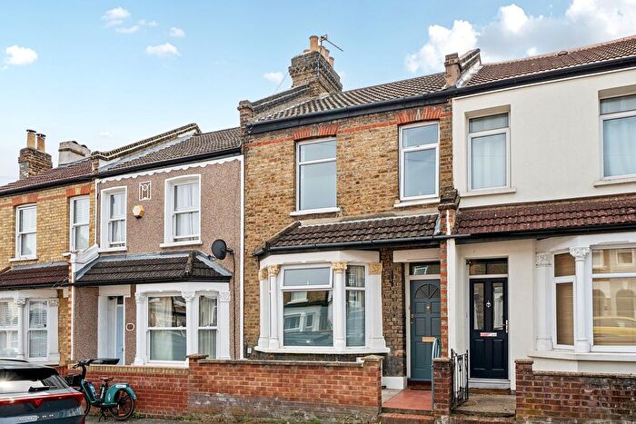 3 Bedroom Detached House For Sale In Larkbere Road, London, SE26