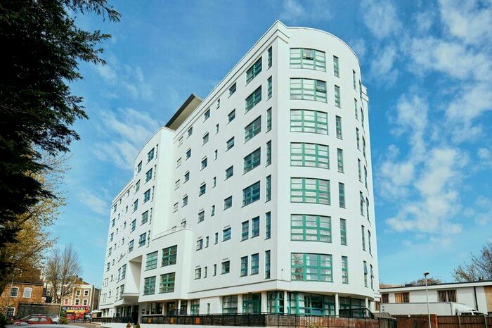 1 Bedroom Flat To Rent In Aitman Drive, Brentford, TW8