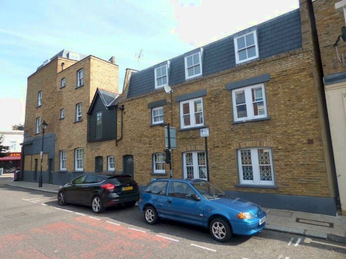 3 Bedroom Terraced House To Rent In Medway Road, Bow, London, E3