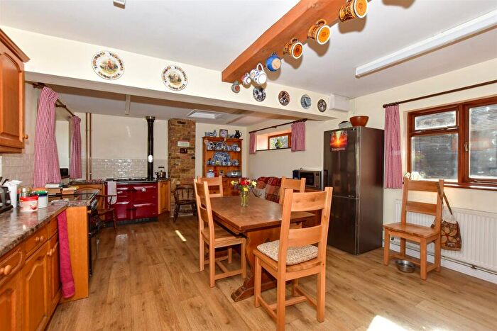 5 Bedroom Detached House For Sale In Poot Lane, Upchurch, Kent, ME9