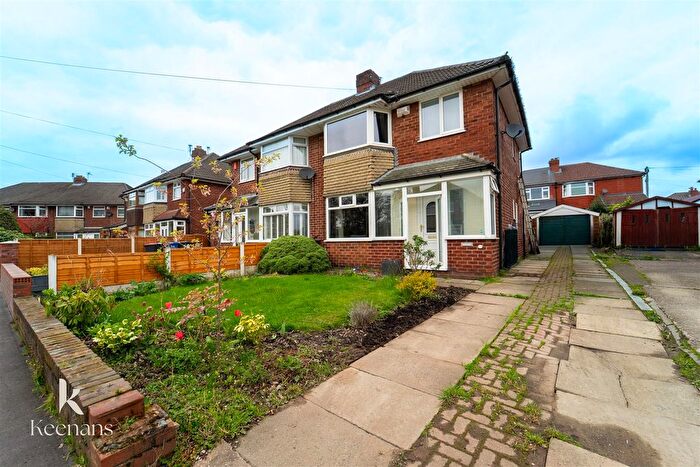 3 Bedroom Semi-Detached House For Sale In Cedar Drive, Clifton, Swinton, Manchester, M27