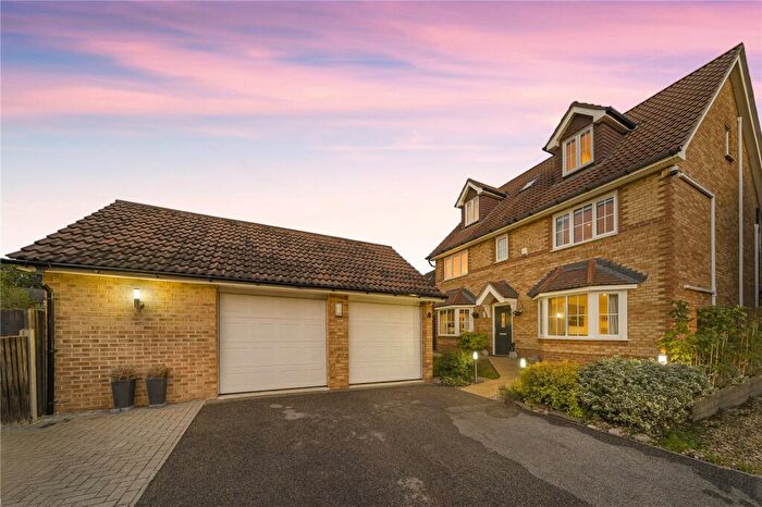5 Bedroom Detached House For Sale In Cortland Close, Crayford, Kent, DA1