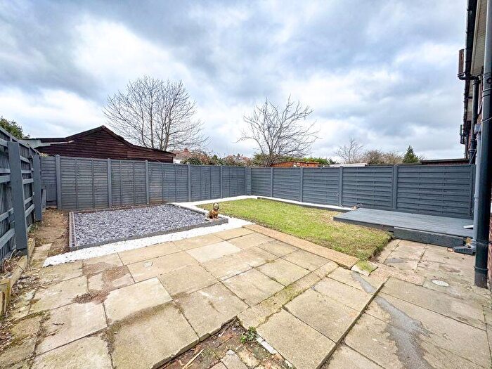 3 Bedroom End Of Terrace House For Sale In Antrim Way, Scartho, DN33