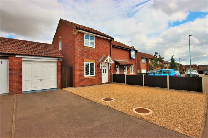 2 Bedroom End Of Terrace House To Rent In Harry Blunt Way, Scarning, NR19