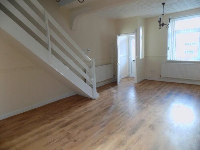 2 Bedroom Property To Rent In Neath Rd, Plasmarl, SA6