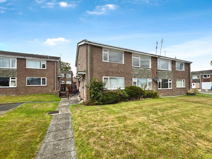 2 Bedroom Flat For Sale In Rowan Drive, Newcastle Upon Tyne, NE20