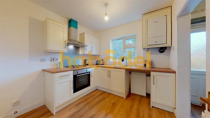 3 Bedroom Semi-Detached House To Rent In Sycamore Drive, Chester, CH4