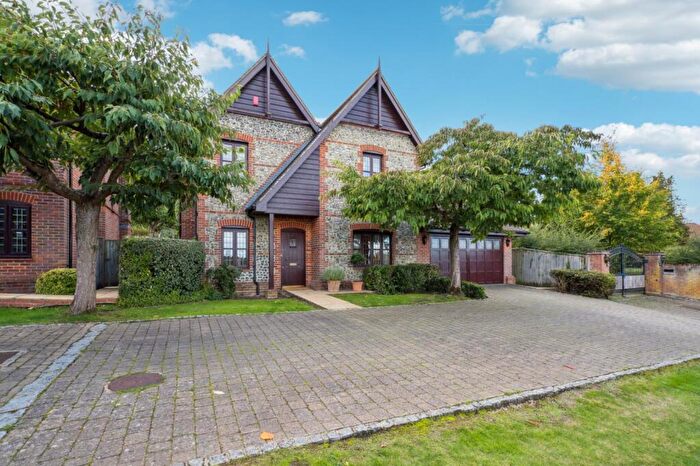 4 Bedroom Detached House For Sale In Chartridge Lane, Chesham, Buckinghamshire, HP5