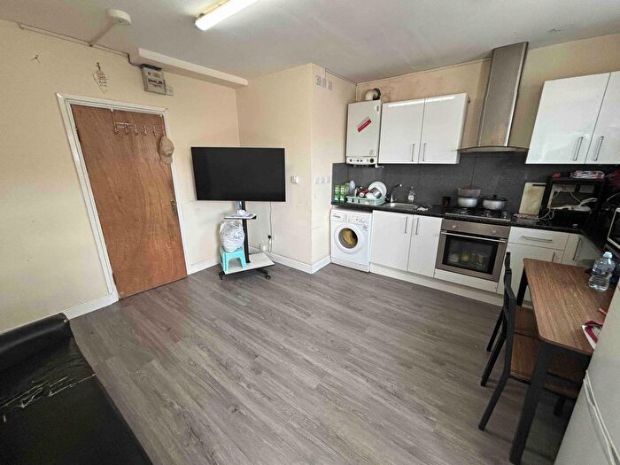 2 Bedroom Flat To Rent In Imperial Drive, North Harrow, Harrow, HA2